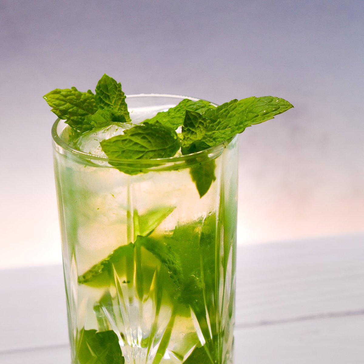Sunshine is on its way and so is another gorgeous cocktail recipe... just in time for the bank holiday weekend. Hurray!

#ealinggin #ealingdistillery #cocktailrecipe #localgin #mojito