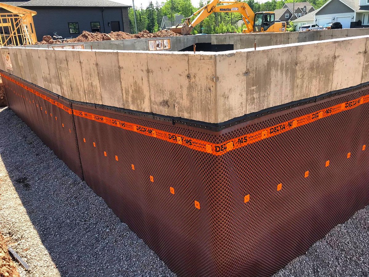 Casa_BuildHappy's tweet photo. Every happy home has a good foundation 🏠 

At CASA House we pride ourselves on producing a high-end product for you. For example, we use premium waterproofing systems like the Delta ®-MS membrane as a standard feature in all our basement-type foundations.
https://t.co/X9G7jWSU4I https://t.co/lgRtlbav1p