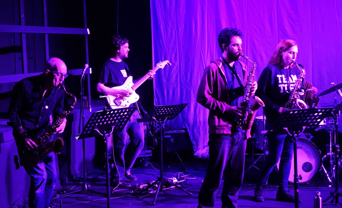 JazzSnipe's tweet photo. A fantastic double bill to reacquaint with live music @_TheGarage in Norwich last night! Holding Hands  collided samples, vibes and lush enveloping melodies, while #ArticleXI meshed wayward improv and spiky beats to stunning effect.  Hats off to the @NNFest for making it happen. https://t.co/olEkWPk2j2