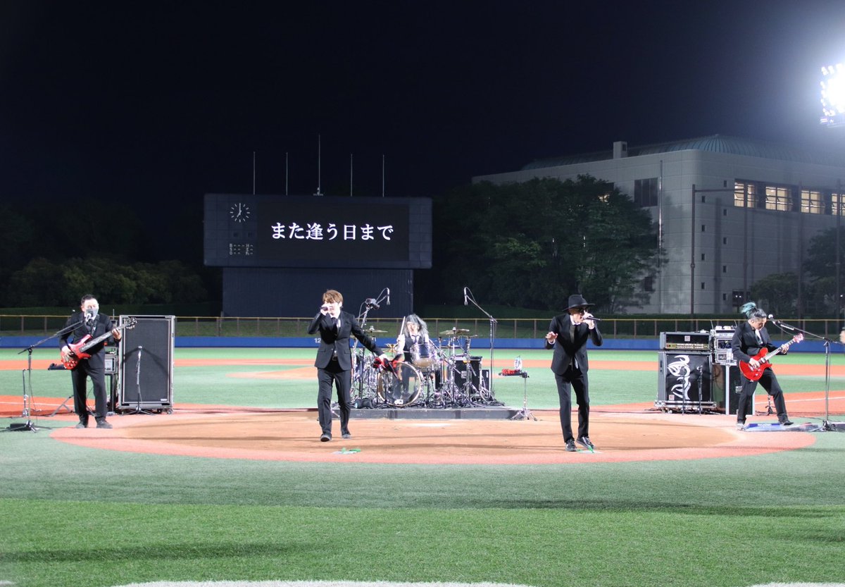 KEIGO_official's tweet photo. 今月も
#FLOW炎の12ヶ月
ありがとうございました‼️
打ち上げまで終了^_^
なんとも上手くいかない事もあるし、我慢も続くけど、ココロも身体も元気でね!また笑顔で会うぞー!
また来月26日繋がろう!
#26agogo https://t.co/bz378YcUeE