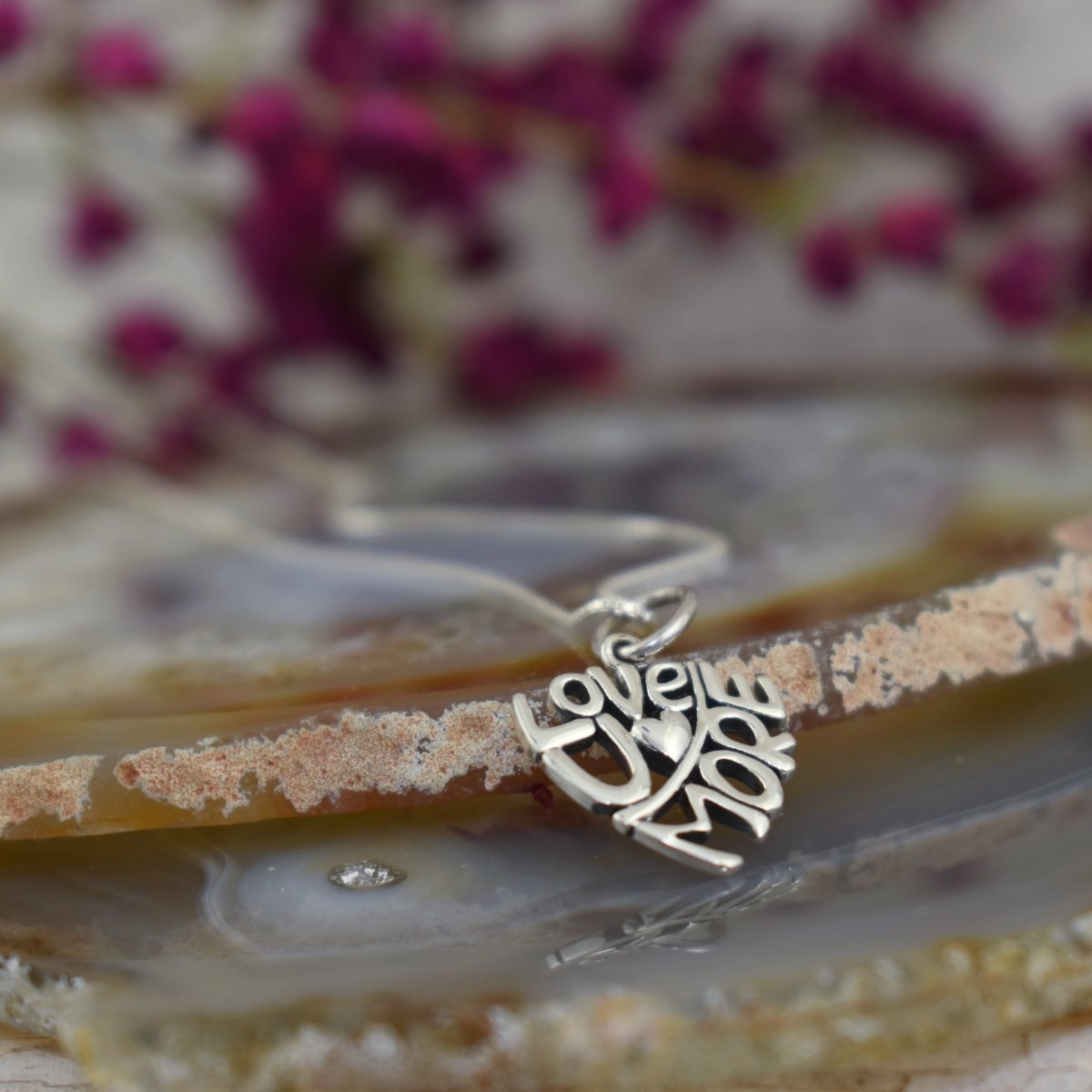 Love ♡ U More!!
It's all new and just $21.59 (Retail $39.99) today only when you add your additional discount of 20% off!
Code: STARS20
Shop Now: bit.ly/luvumre