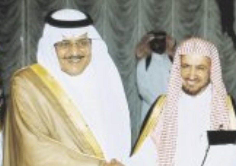 halkadi's tweet photo. 🕋آلمني رحيل  معالي الشيخ الفاضل #محمد_المهوس رحمةالله 
أحد الرجال الذين خدموا دينهم ووطنهم
وهو أحد الذين اصطفاهم الأمير نايف رحمه الله للعمل معه واختاره رئيسا لهيئة الرقابة والتحقيق 
شرفت بمعرفته بمجلس الشورى 
عُرف بكريم الخلق وعفة اللسان   
 أسكنه الله جنة المأوى
@thadiq_city https://t.co/988HQTrkZV