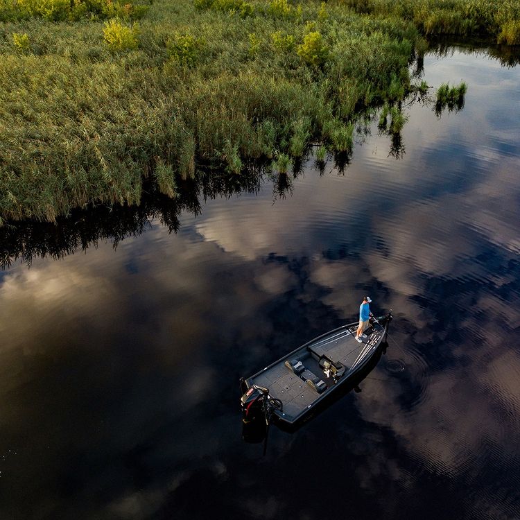 Garmin's tweet image. Nothing like a summer day at your favorite fishing spot. #ECHOMAP

ms.spr.ly/6019VFJFW