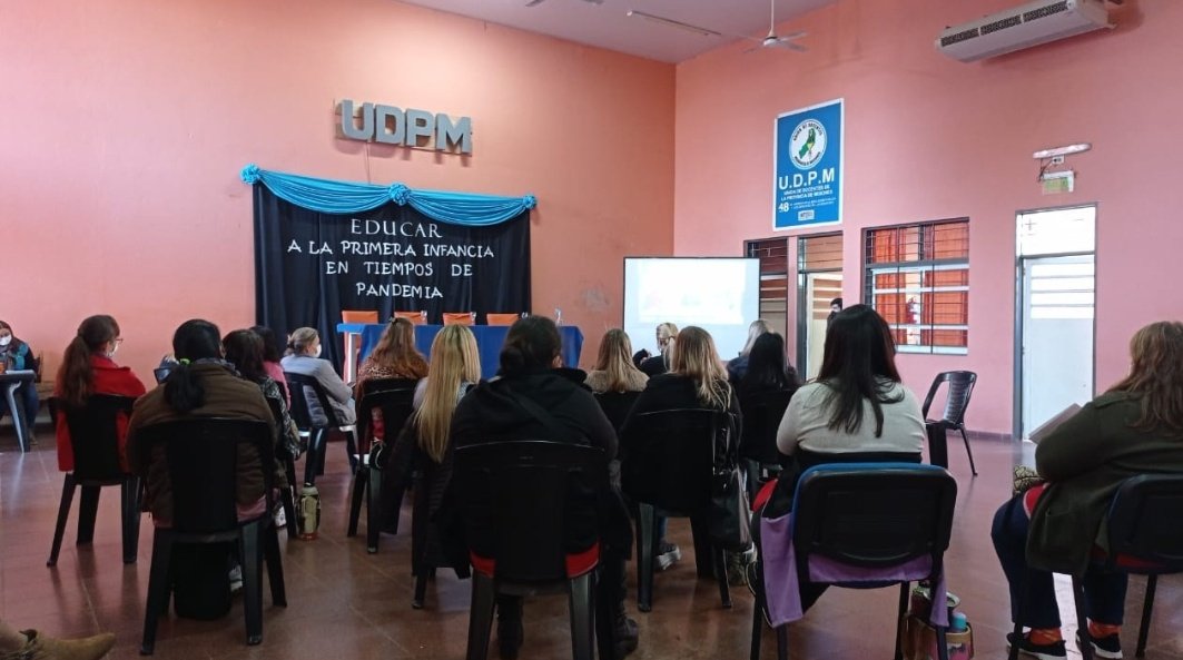Finalizó capacitación...excelente la primera instancia de "Educar a la primera infancia en tiempos de pandemia", de la mañana. Desde las 13.15 seguimos con grupos de la tarde en las mismas localidades. Desde el canal de YouTube de prensa del sindicato.