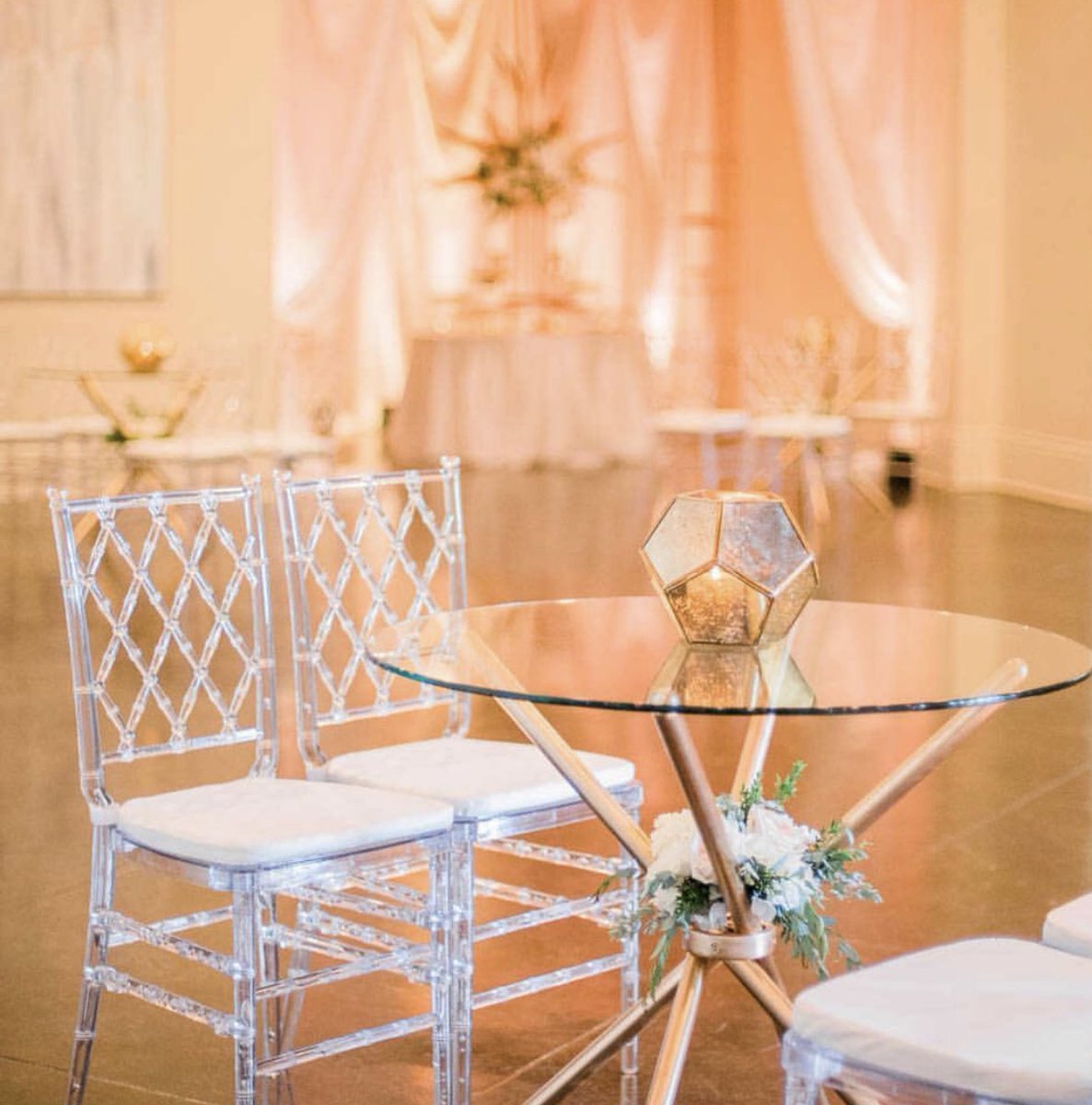 More pretty in our Royal Parlor 🌸

Contact us to arrange a private tour: cannerynola.com/contact/

Photo: @mikelirette