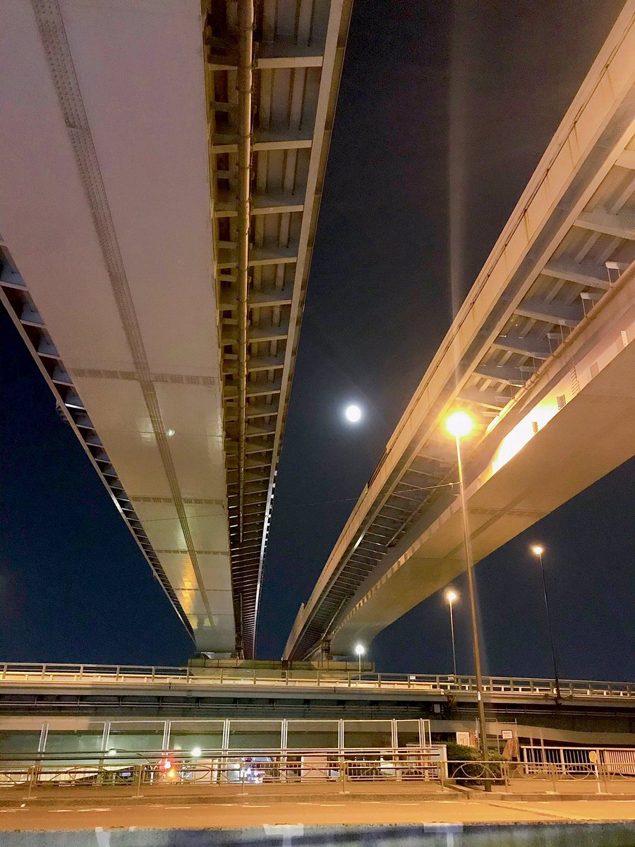 kohse2's tweet photo. #findthemoon https://t.co/HYIYYZGlp5