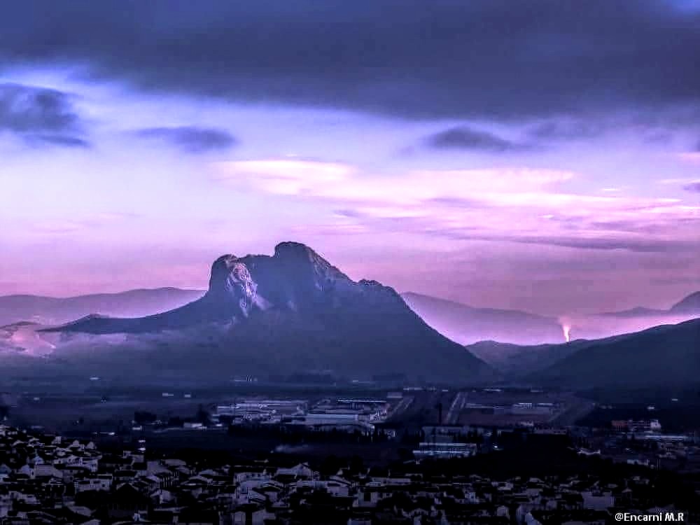 Encarni8's tweet photo. #peñadelosenamorados
#Antequera
#patrimonio https://t.co/3x2zNCv2EW