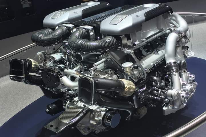 Какую работу производит двигатель автомобиля. Мотор Бугатти Вейрон w16. Двигатель Bugatti Chiron w16. Bugatti Veyron двигатель w16. Двигатель Бугатти xthjy w16\.