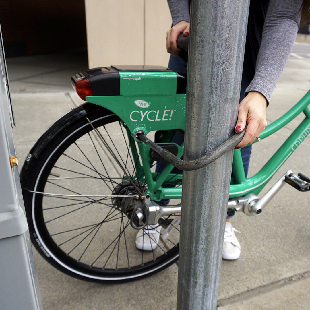 CDPHPCycle's tweet photo. Remember you can lock a @CDPHPCycle bike to any fixed object or rack within the service area, for your convenience. π
Get riding at https://t.co/UPcvdD9Uvg
#cdphpcycle #capitalregion #518 #bikeshare https://t.co/0aWPyXNaX2