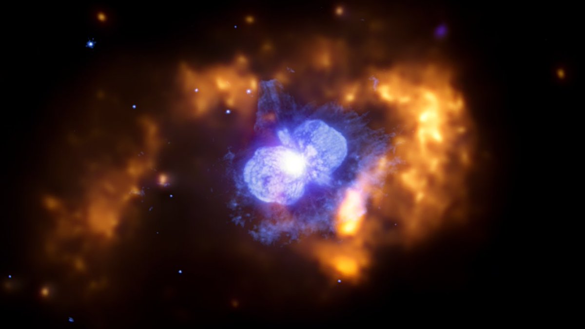 chandraxray's tweet photo. Eta Carinae is a captivating stellar system located about 7,500 light years from Earth. An enormous eruption observed 180 years ago ejected material into space forming the Homunculus Nebula — 2 giant lobes of hot gas that continue to expand at over 2 million kilometers per hour. https://t.co/s1nPd0glEs