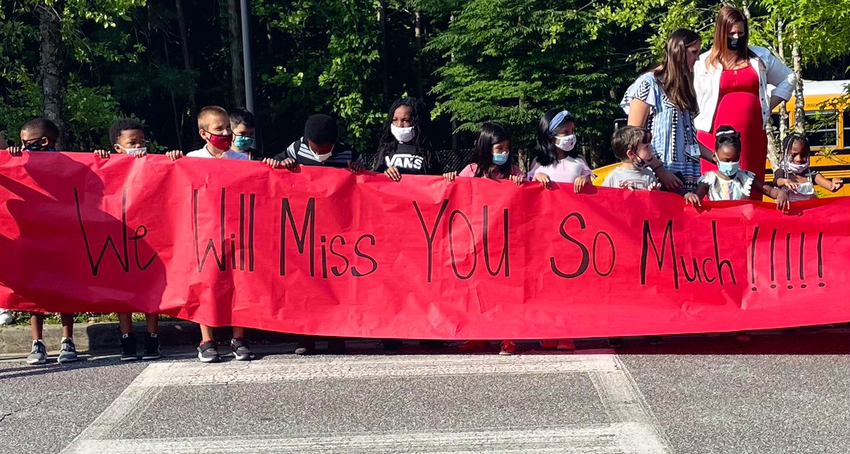 Yesterday was officially Dr. Griffin Day at <a href="/DunwoodySprings/">DunwoodySpringsElem</a> &amp; we wish her all the luck on her new career adventure!  <a href="/FCS_DSES_AP/">Dr. Lesia Griffin</a>