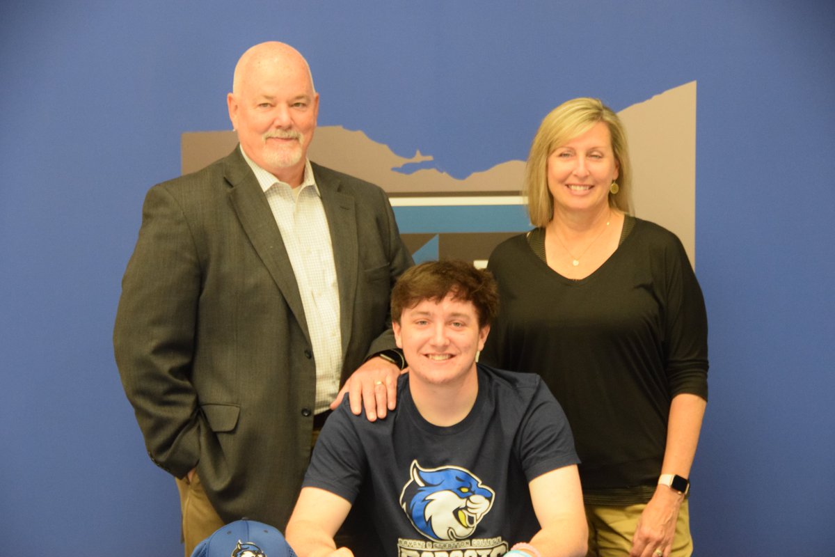 TrinityHSSports's tweet image. Congratulations to Michael Clancy who signed to play baseball today @BryantStratton! Michael will also study Business while playing for the Bobcats. @THSBaseballOhio @Sh00tz216 @coach_mcsweeney @CVC_Athletics @NEOhsSports @ohiovarsity @MayorNEOPrep @OhioSportsNet @NEOSportsInside