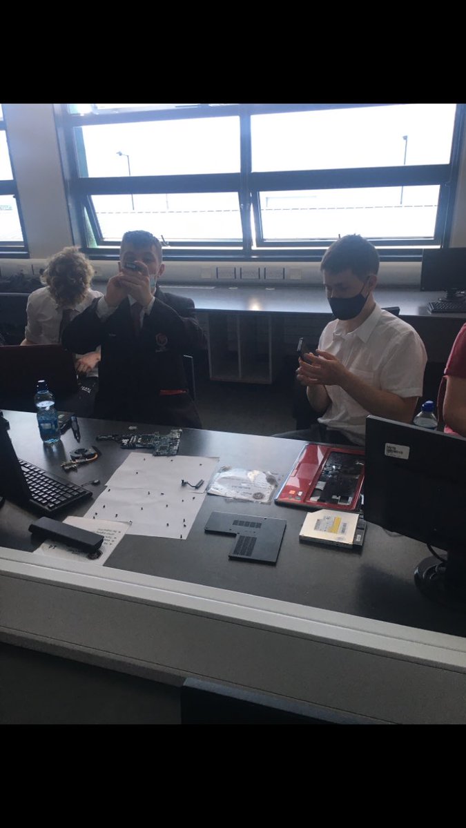 MsConnaughton's tweet image. 5th Year Computer Science students in @ClaregalwayColl took my old laptop apart today to help their understanding of Computer Architecture! Thanks to Mateusz for leading the way on this task 👏🏻 #lccs #computersystems #computerarchitecture