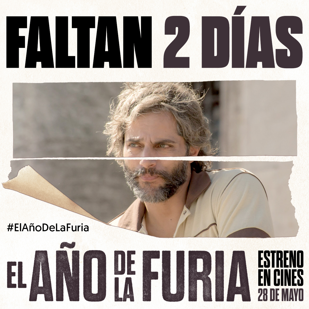 Los tiempos convulsos no juegan a favor de los humoristas.
<a href="/joacofurriel/">Joaquín Furriel</a> es Leonardo en #ElAñoDeLaFuria, un guionista de un programa de humor de televisión que luchará por mantener su integridad.
🎬 ¡Solo 2️⃣ días para el estreno en cines! 🍿 #YoVoyAlCine 🎞#CulturaSegura