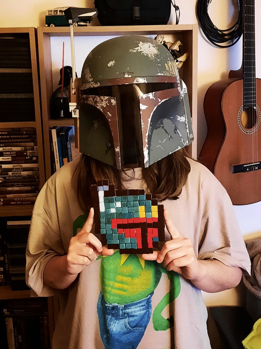Time for some physical pixel art! Boba Fett caught Boba Fett?!

#pixelart #glass #mosaic #StarWars #BobaFett #InAGalaxyFarFarAway