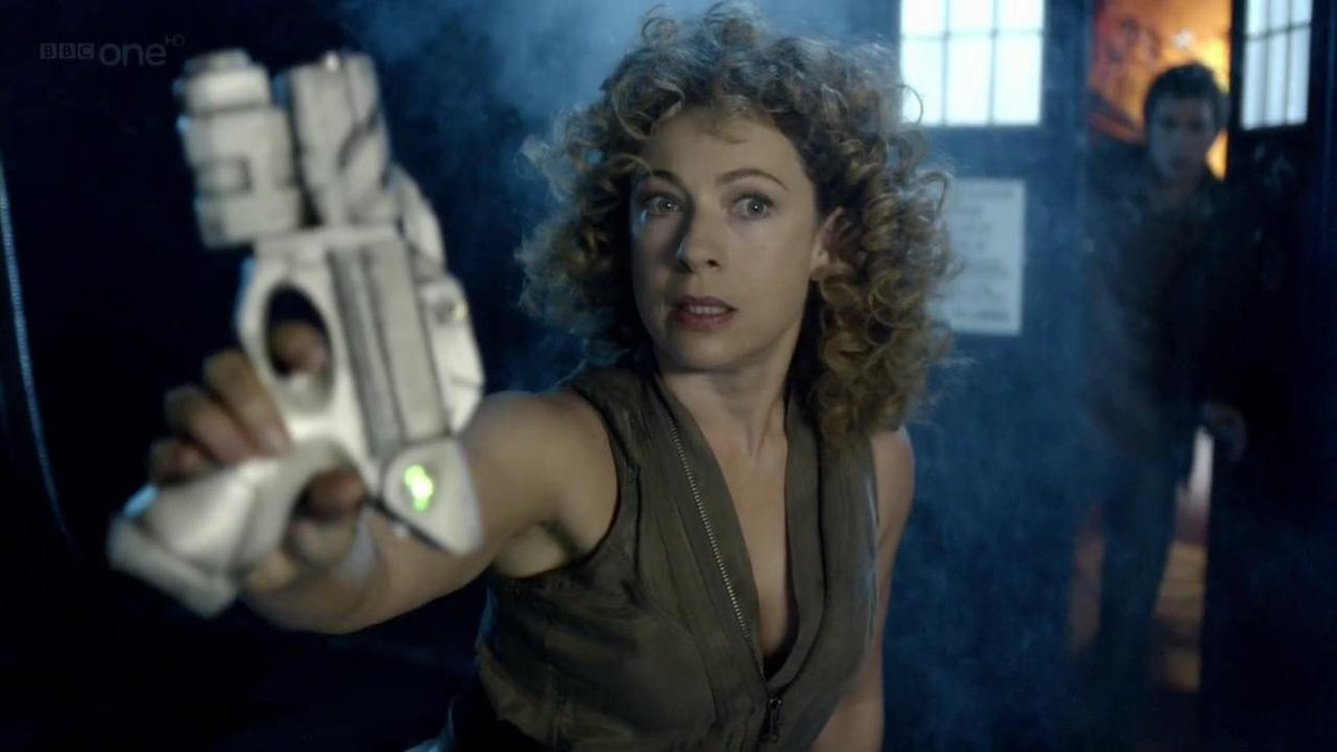 RadioTimes's tweet photo. Alex Kingston wants #DoctorWho’s River Song to meet Missy and the Cybermen

https://t.co/LCoyEtsXu6 https://t.co/Qs2Y1ttQBi