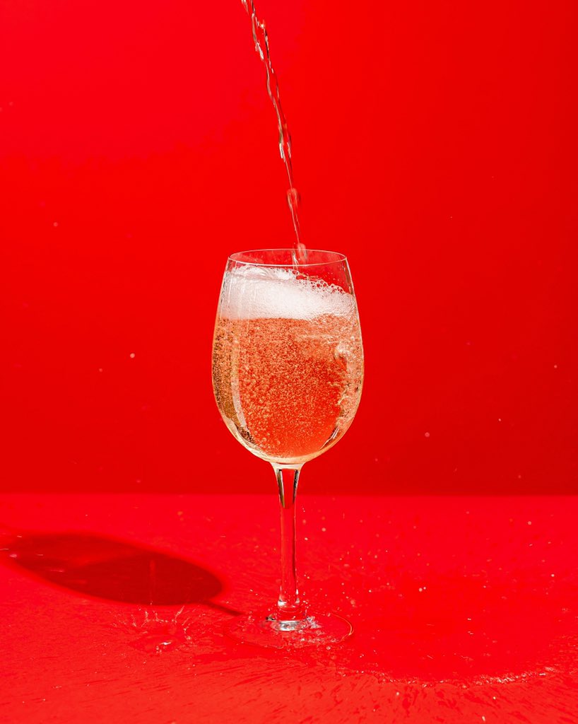 GotaFilmes's tweet photo. Com vocês, a terceira temporada da Venice Wine. 🍷

Produção: Gota Filmes + C2 Content
Direção: Renan Konrath e Cássio Caberlon
Fotografia: Cássio Caberlon
Ass. De Direção: Bruna Hendges
Produção de Objetos: Clioni Meneghetti
Embalagens: Sneel Design + Marina Procházka https://t.co/7kmgwRGe7x