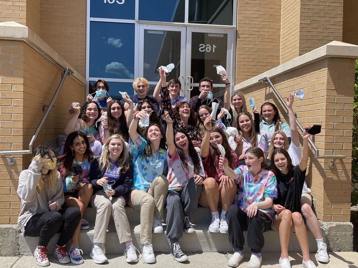 Saying goodbye to this incredibly fabulous group of seniors was so difficult!
Wishing you all the very best life has to offer in the future❤️