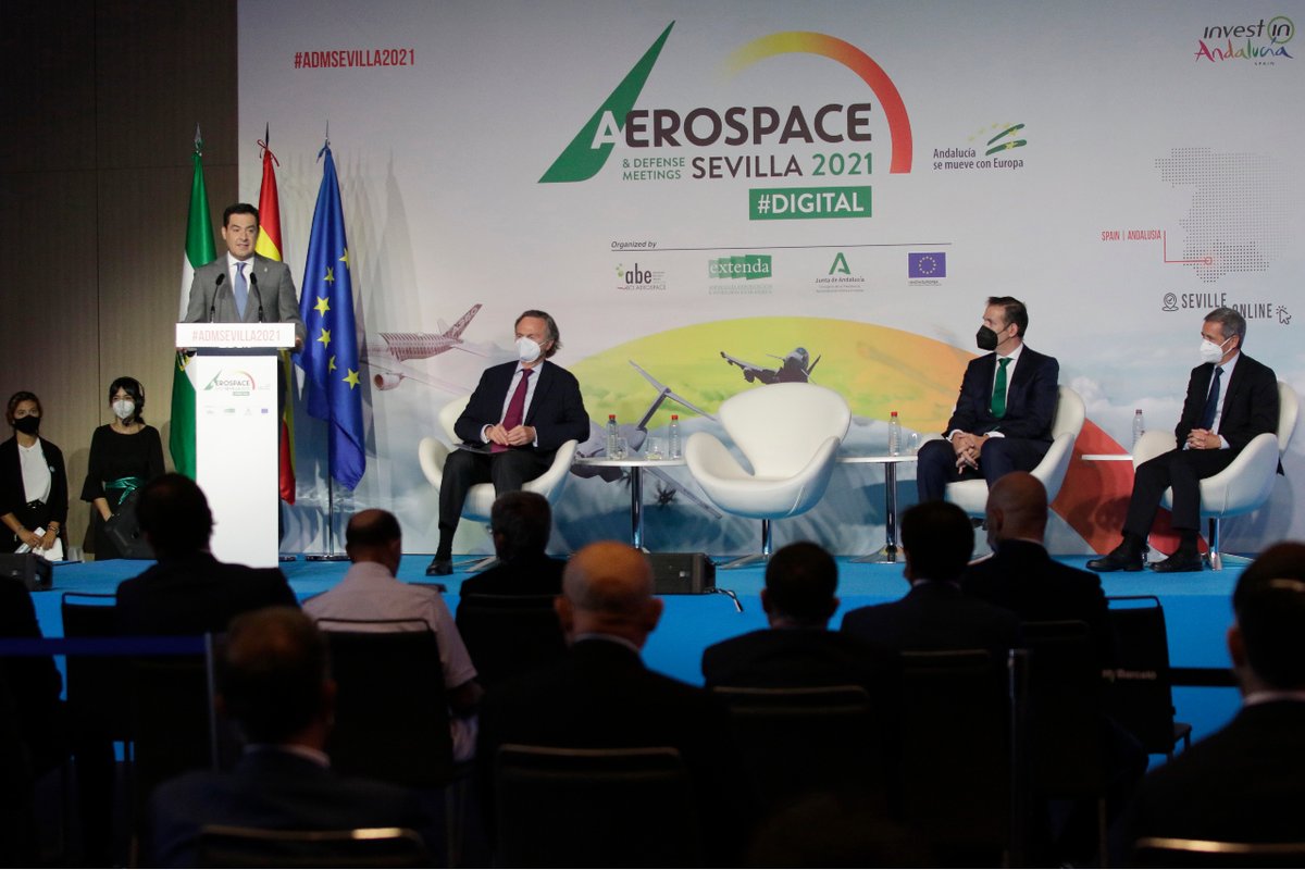 trade_andalucia's tweet photo. El presidente de la @AndaluciaJunta, @JuanMa_Moreno, define al #aeroespacial como un sector estratégico en la inauguración de 📍@adm_sevilla, destacando que es el segundo en importancia de #España y genera ⬆15.000 empleos directos. 

✈#ADMSevilla2021

👀 https://t.co/aT1RtHOKfw https://t.co/ENbJAfjchK