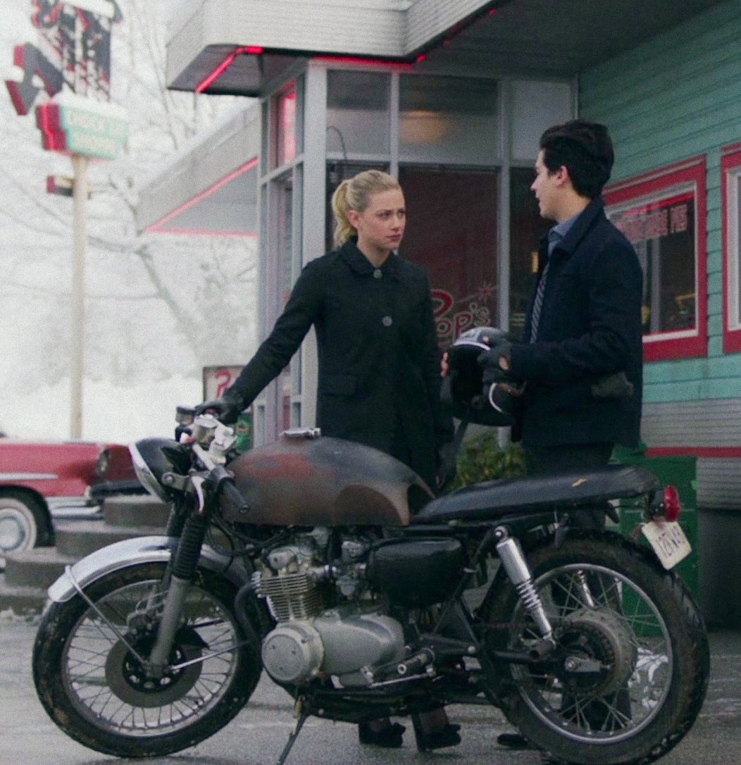 best of bughead tweet media