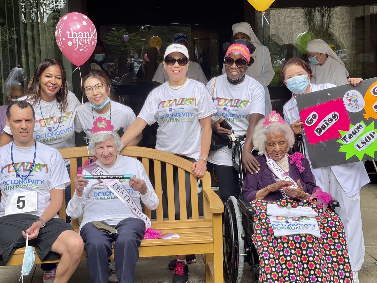 linkedsenior's tweet photo. The DC #LongevityFunRun baton handoff to residents living at the Jeanne Jugan Residence/ Little Sisters of the Poor community! #gerotwitter #OlderAmericansMonth @Oldplparecool @MurielBowser @washingtonpost https://t.co/wWzRR3QUse