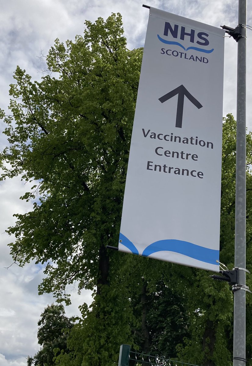 💉🙌 So many to thank: the parking staff, queue handlers, registration staff, vaccinators, volunteers, domestic staff and not forgetting all those behind the scenes planning and overseeing this mammoth effort. Personal thanks of course to @AsoulsbyAlyson <a href="/NHS_Lothian/">NHS Lothian</a> 💙