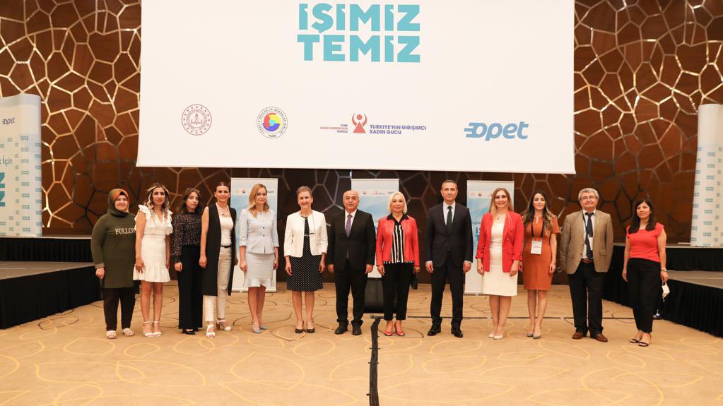 mebhbogm's tweet photo. Genel Müdürlüğümüz, TOBB Kadın Girişimciler Kurulu ve OPET iş birliği ile hayata geçirilen ve Antalya’da devam eden İşimiz Temiz Projesi Eğitim Programları Geliştirme Çalıştayı’nın 
2.günü Genel Müdürümüz
Yusuf Büyük’ün açılış konuşması ile başladı. @ybuyuk34 @ziyaselcuk @tcmeb https://t.co/t34ebCb10k