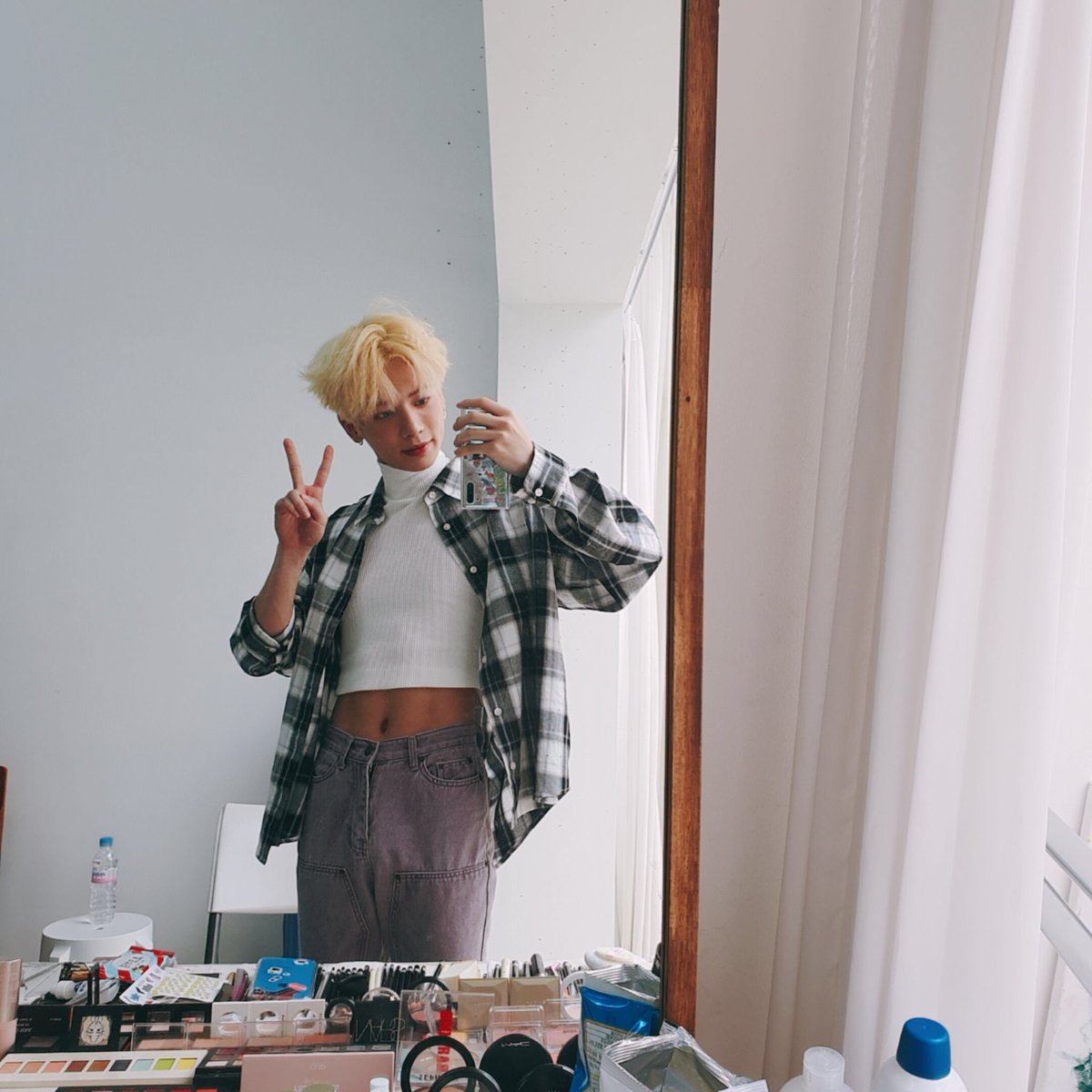 iconickpopselca's tweet photo. 77. Taehyun of TXT. Mirror Crop Top Selca https://t.co/UPBHD1fJPw