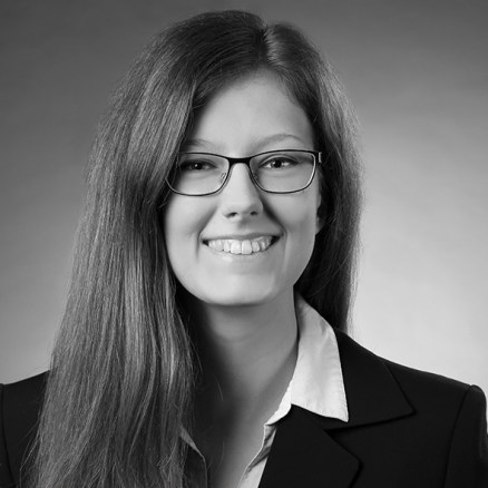 LarsRuehmann's tweet photo. Jetzt im @buchpodcast: Falko spricht mit der Übersetzerin Alexandra Jordan. Im Interview erzählt sie von ihrer Arbeit und woher ihr Ruf als der "Nerd vom Dienst" kommt.

#levelupyourpodcast #podcastengineering https://t.co/FMJF1aCWT8