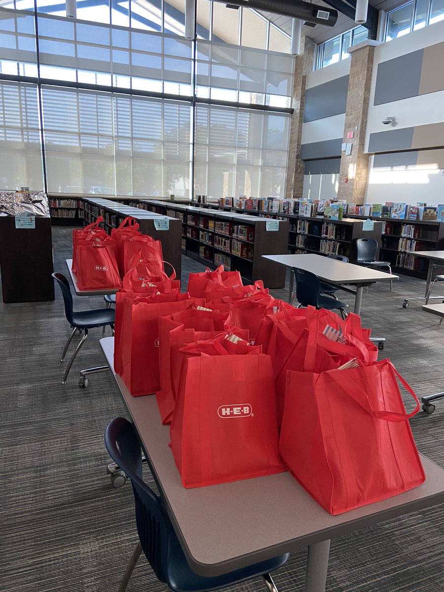 LCEMustangLib's tweet image. What are we going to do all summer?? Why read of course! #ccisdlibs #ccisdlearns