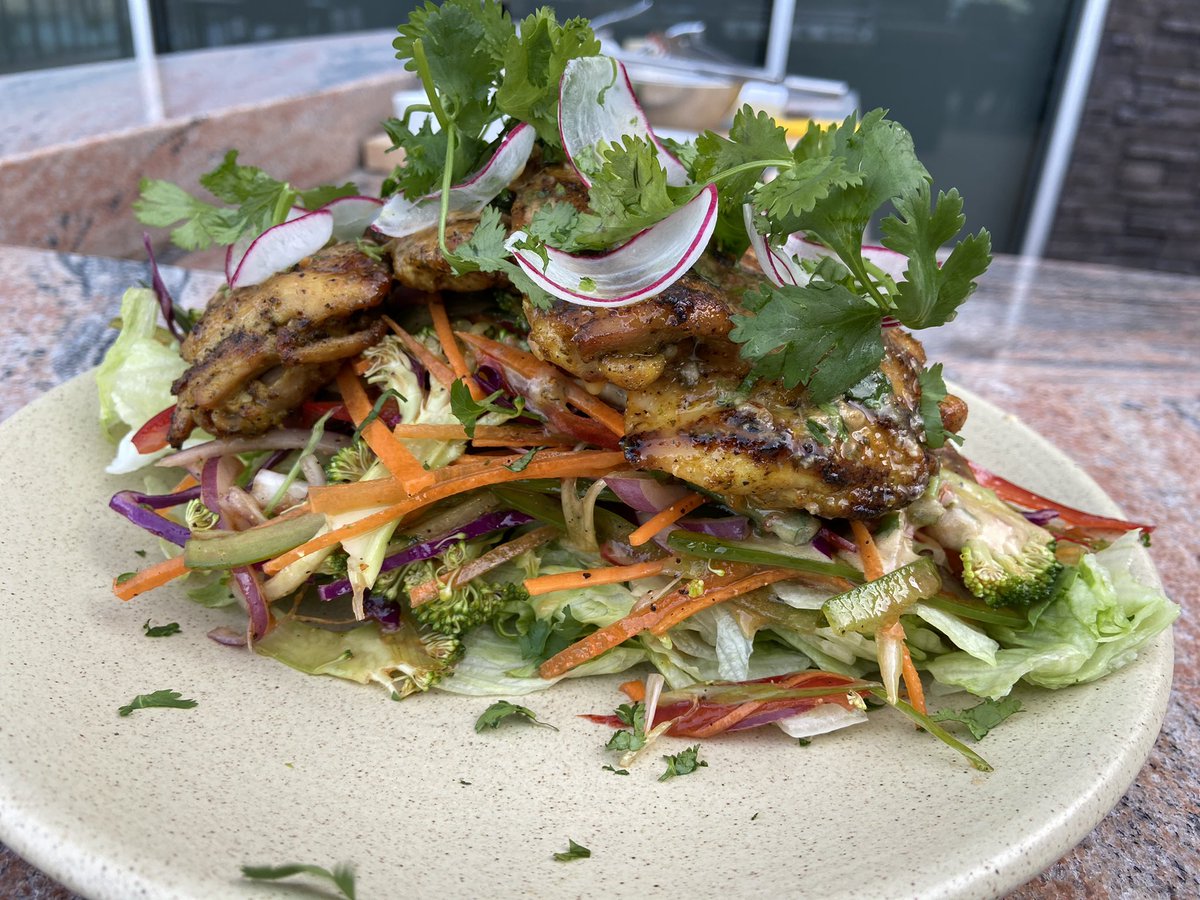 JanellaCBC's tweet image. So many amazing flavours and vibrant colours! @craddy1971 and I made the perfect summer dish - Thai Chicken Salad! @CTVMorningStoon