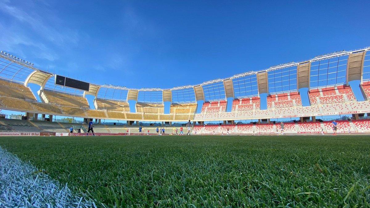 sscalciobari's tweet photo. Al San Nicola è tutto pronto per #BariFeralpisalò!
Scopriamo le formazioni ufficiali.
#sscbari (3-4-3): Frattali, Celiento, Ciofani, Di Cesare (c), Andreoni, Maita, Bianco, Sarzi, Marras, Antenucci, D’Ursi
#BARFER #readytogo #noisiamoBari https://t.co/tkZ7OYVAQE