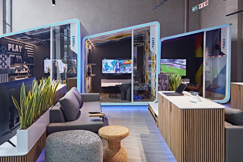 shop_works's tweet photo. A recent project for iconic South African brand DStv to design &amp; implement their new future-forward retail face &amp; customer experience store, developed in collaboration with our South African partners Visual Fusion! &amp; Design Partnership Group https://t.co/K3RsnZQXlB https://t.co/LFD1QAnl43