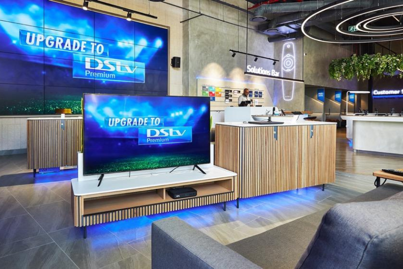 shop_works's tweet photo. A recent project for iconic South African brand DStv to design &amp; implement their new future-forward retail face &amp; customer experience store, developed in collaboration with our South African partners Visual Fusion! &amp; Design Partnership Group https://t.co/K3RsnZQXlB https://t.co/LFD1QAnl43