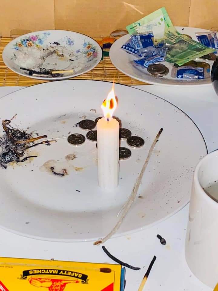 Thembithemedium's tweet image. Forgive your past self. Forgive them for not knowing everything you know today. Forgive them for the things they still had to learn. Look at yourself with kindness and forgiveness. 🖤  #SkeemSaam        #Zumatrial #makamu