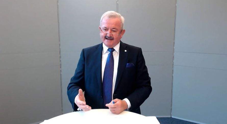 #Wasserstoffwirtschaft: „Der größte Hebel sind Pilotprojekte nicht im Reagenzglas, sondern im Industriemaßstab, beispielsweise in der Stahlindustrie“, sagte Prof. Reimund Neugebauer, Präsident der Fraunhofer-Gesellschaft, auf dem #Wasserstoff-Gipfel <a href="/handelsblatt/">Handelsblatt</a>. #HBWasserstoff