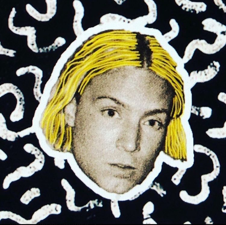 ”People get a job, get a dog and..."❓..finish the line 📝👇