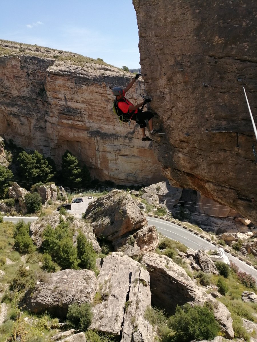 deandar's tweet photo. Unas imágenes de la nueva vía ferrata Cortao las Peñas inaugurada el 16  de Mayo en Fortuna, Murcia. Promete aún siendo un K3, por las fotos parece algo más. #Murcia #Fortuna #VíaFerrata
Imágenes cedidas por Juan Agulló Artero. https://t.co/hCG3rmLU5F