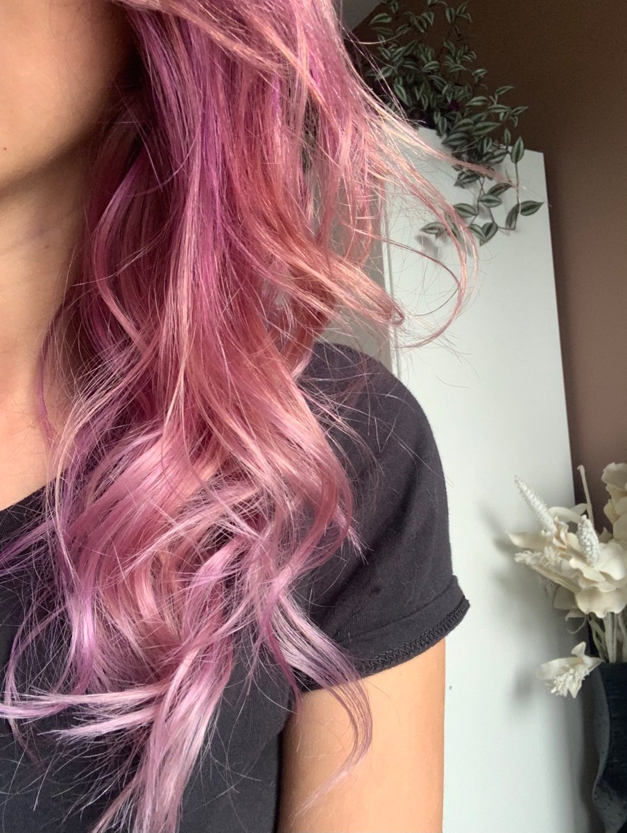 pavuloza's tweet photo. Elo, mam nju hery
#haircolor #montibello https://t.co/wz7Wjh25a9