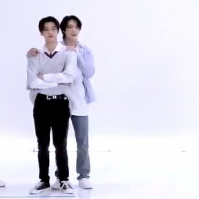 asdfghjno_'s tweet photo. เจโน่สูงกว่าแจมินแล้วแหละ https://t.co/caIMueqoVx