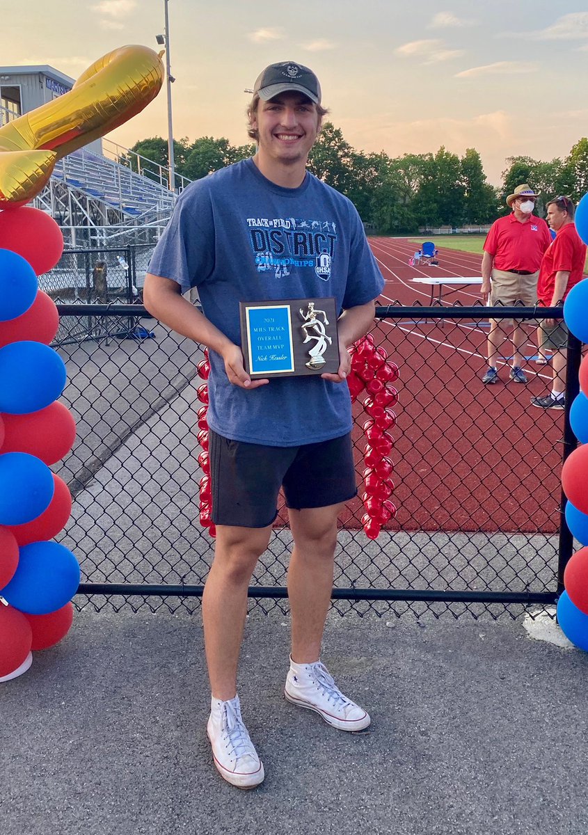 NickKessler9's tweet photo. Honored to receive 2021 Track Team MVP award. Thanks to all my coaches who supported me throughout this season
@monarchs_xc @MHSTrack_Field https://t.co/Ld0dOkLrZk