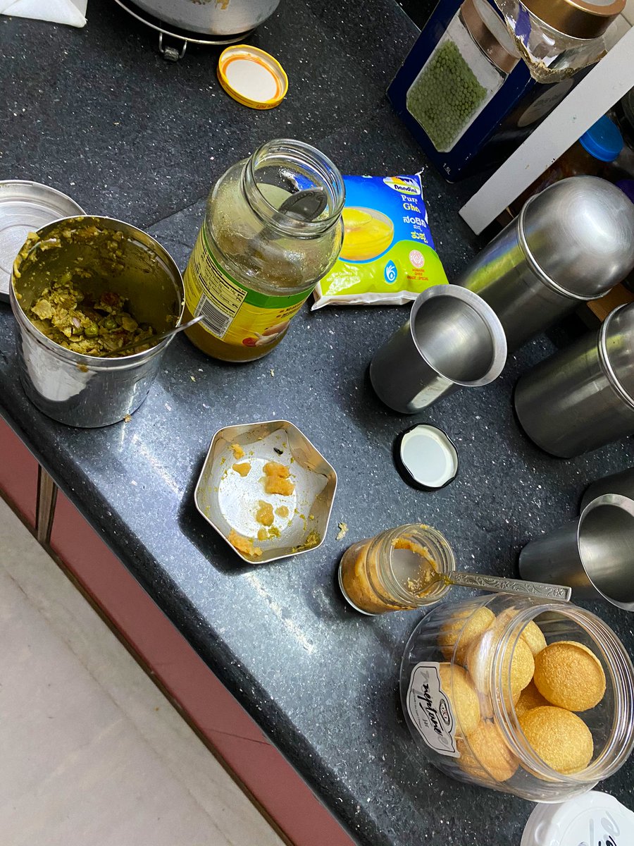 paapus's tweet photo. @chinnie144 has sent over some sumptuous #masalapuri, #panipuri and what not .. Whatay amaze! https://t.co/26tiWFEcGp