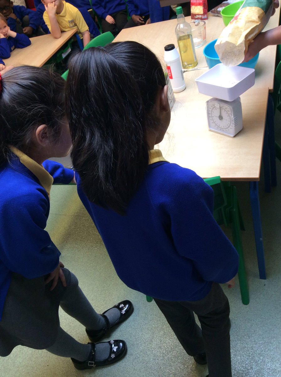 stlukesyr2's tweet photo. As the Great Fire of London started in Thomas Farriner’s bakery, we thought we would try baking some bread today. It was very tasty! 🍞🥖 https://t.co/uRPsjGtpm5
