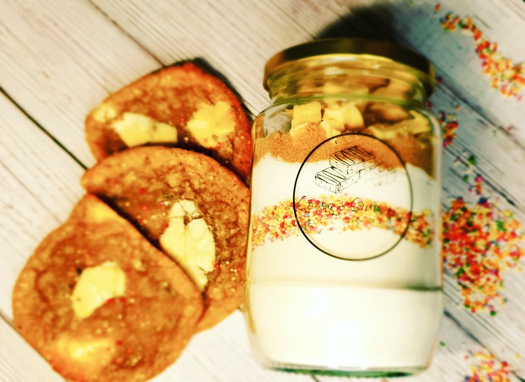 cocoacinnamon_'s tweet photo. @KikeOniwinde @shopkambia is an amazing clothing and accessories brand  &amp; my own brand isn't clothing but I'll tag it too @cocoacinnamon_ we make luxury baking mixes. https://t.co/Tgr6mmTIb8
