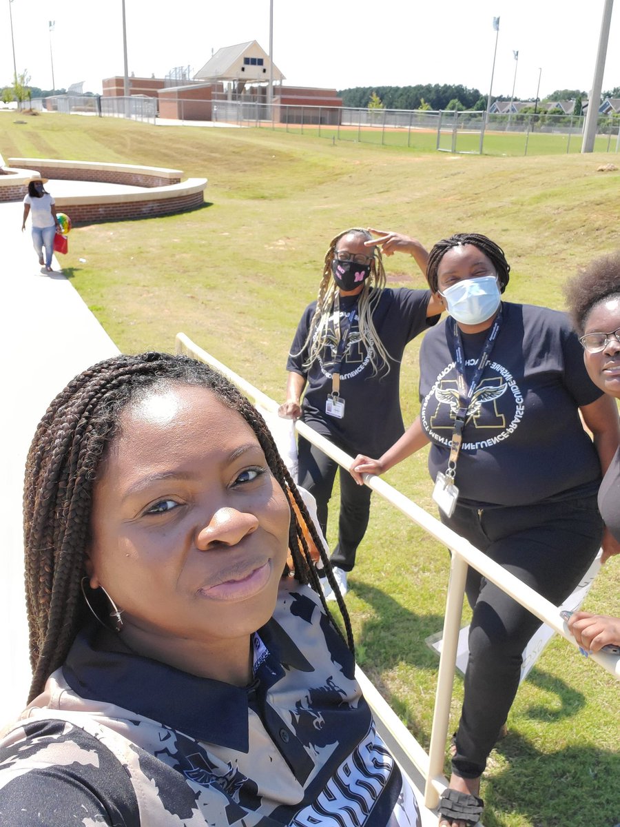 KimG_Educates's tweet photo. From MMS to MHS! Hawk Walk! https://t.co/XS1IM6e7Zr