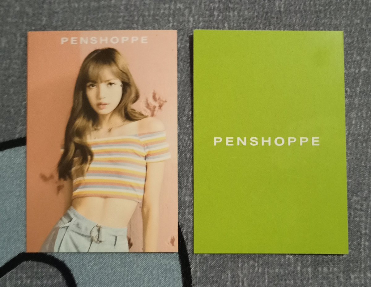 jaaaaapat's tweet photo. I'm planning na pamigay nalang itong Penshoppe x Lisa PC. I have 5pieces of each PC pa kase eh sayang naman kung itatago ko lang. Kaso di ko alam kung paano at kung may gusto ba? Haha send help? 😅😂 https://t.co/hg2rAHz7l2