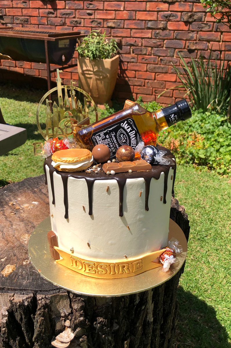 HeyMarciaM's tweet photo. CAKES CAKES CAKES 🍰🎉🎂🎉🎂🎉
WE DO CUSTOMIZED CAKES AROUND PRETORIA
WE DELIVER AT YOUR DOORSTEP(T&amp;Cs apply)
APP OR CALL +27 83 424 2498
Available 24/7 https://t.co/NWqNg4Xrlj