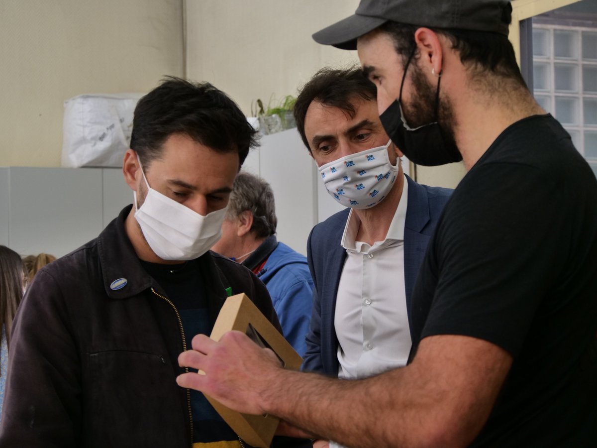Gregorydoucet's tweet photo. 👉  La ville de Lyon s'engage pour la création du 1er pôle alimentaire ! ✅ 

➡️ 2 140 000€ d'investissement pour garantir un droit à l'alimentation de qualité, durable, locale et zéro déchet pour les plus personnes les plus précaires 🥗

1/6⤵️ https://t.co/RwLzX0FrcX