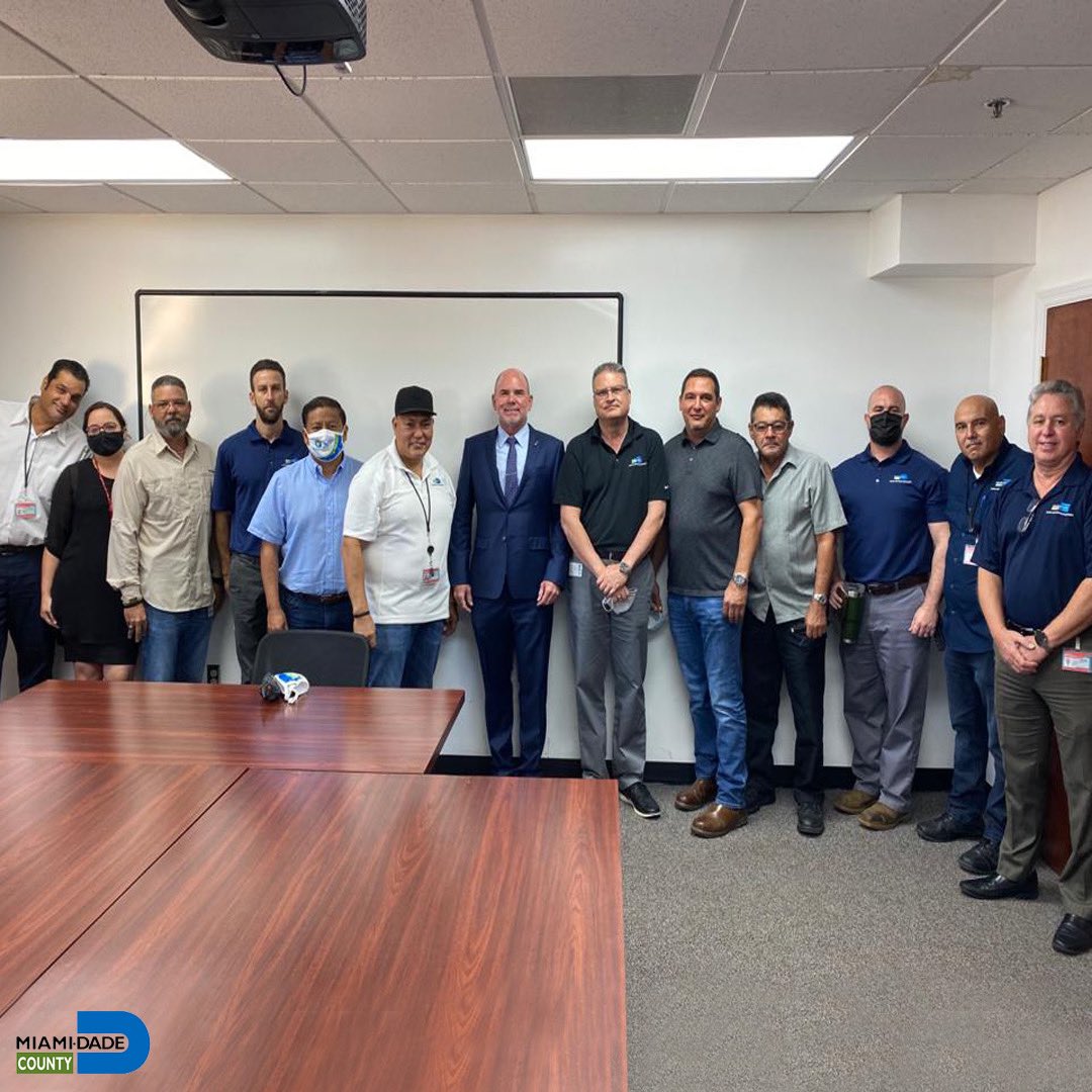MiamiDadeWater's tweet photo. WASD Director @RoyWColey toured the Alex Orr Water Treatment Plant today, meeting with the different divisions who work daily to provide the continuous delivery of high quality drinking water to our nearly 2.3 million residents and visitors.
#MiamiDadeWater #OurCounty #WASDatWork https://t.co/PvtzE3hOiS