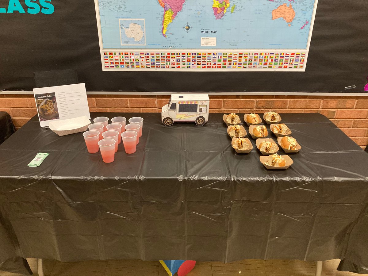 ProfesoraSIrwin's tweet photo. I had the pleasure of judging the Foods class "food truck competition" this afternoon. What a treat! Most of this was from scratch, and it was ALL delightfully ¡delicioso! More pics in the comments. @OHS_Tigers https://t.co/ppsdyOcGws